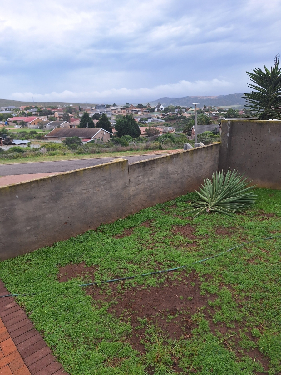 4 Bedroom Property for Sale in Hartenbos Heuwels Western Cape